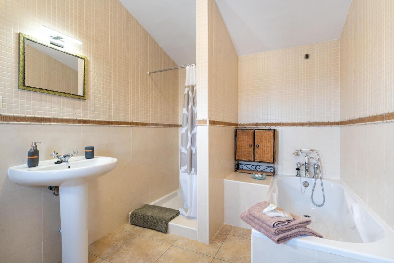 Hacienda La Buena Vida B&B En Appartementen Альгаринехо Экстерьер фото